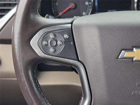 Used 2017 Chevrolet Suburban LT AWD/4WD image 25