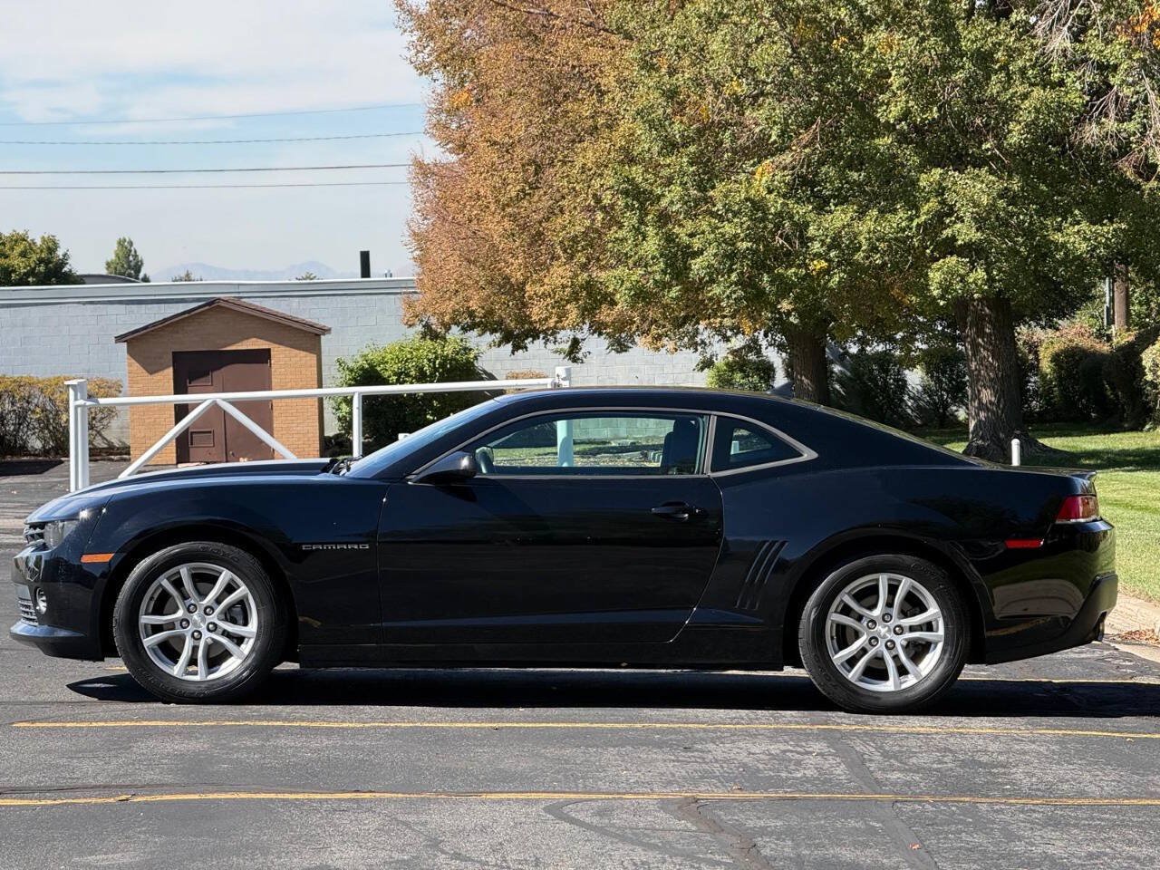 Used 2015 Chevrolet Camaro LS RWD image 2