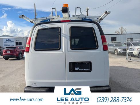 Used 2015 Chevrolet Express 2500 image 4