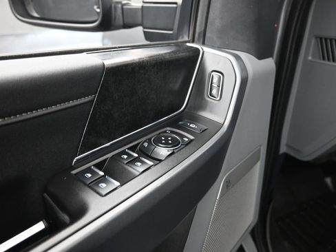 Used 2023 Ford F250 XLT w/ XLT Premium Package image 10