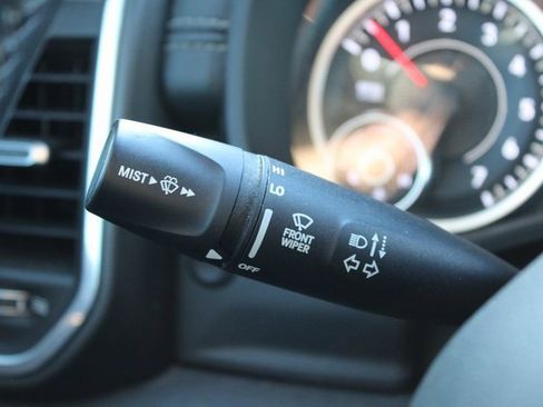 Used 2019 RAM 1500 Laramie image 34