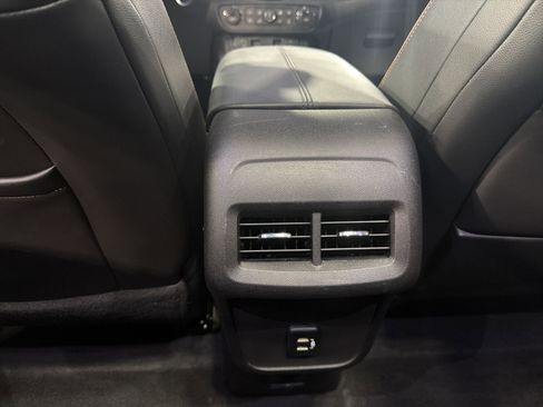 Used 2018 GMC Terrain SLT w/ Preferred Package image 21