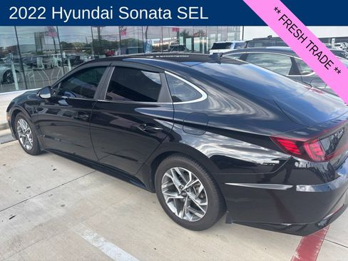 Used 2022 Hyundai Sonata SEL FWD image 2