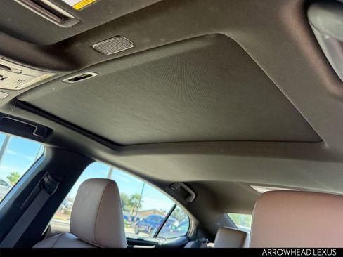 Used 2025 Lexus ES 300h w/ Premium Package image 15