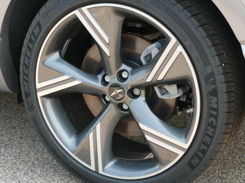 New 2025 Genesis GV80 3.5T Prestige image 3