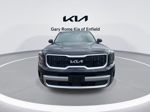 Used 2023 Kia Telluride LX image 3