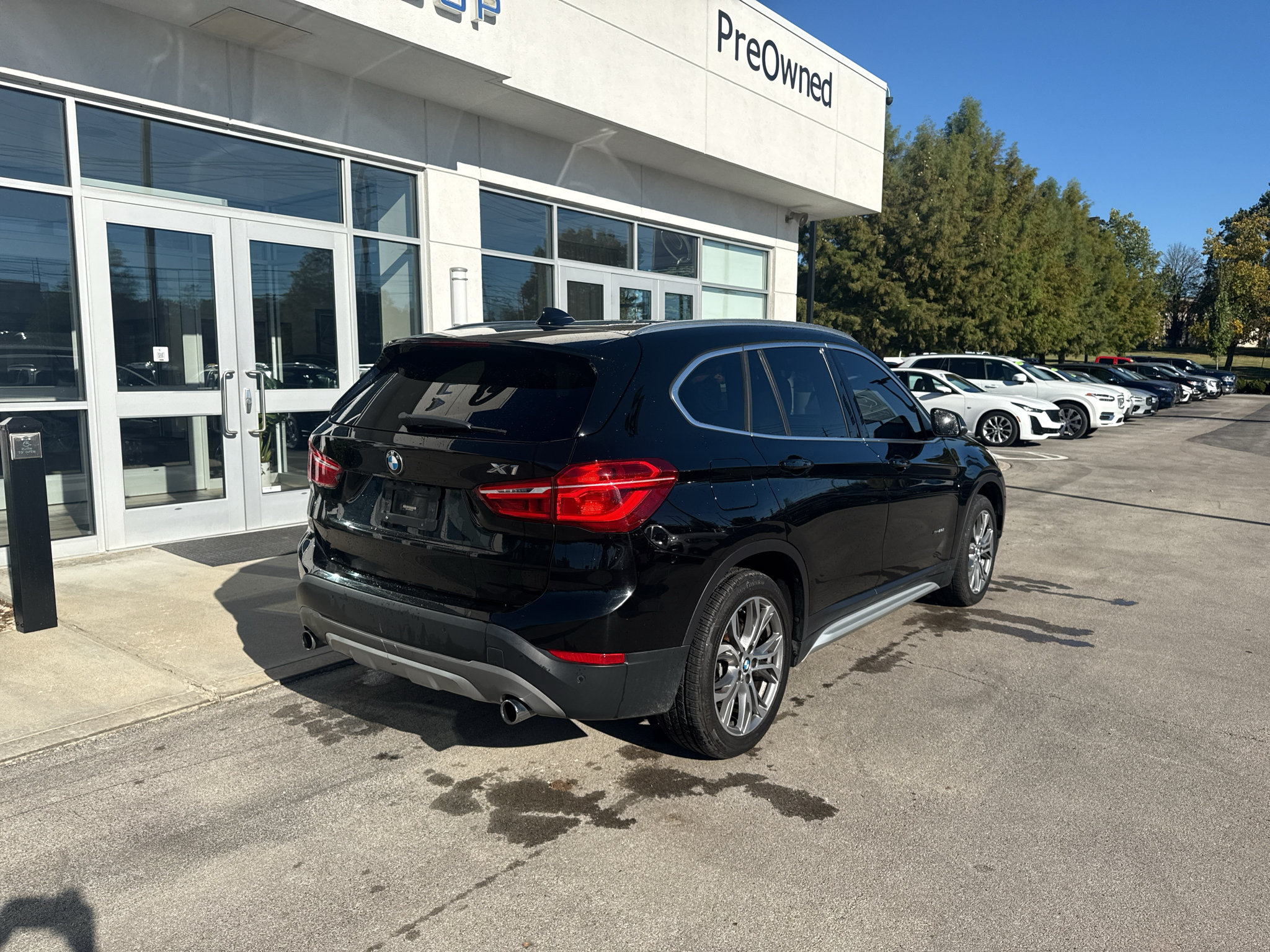 Used 2017 BMW X1 xDrive28i AWD/4WD image 3