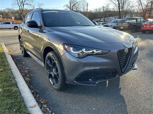 New 2025 Alfa Romeo Stelvio Sprint w/ Veloce Package image 2