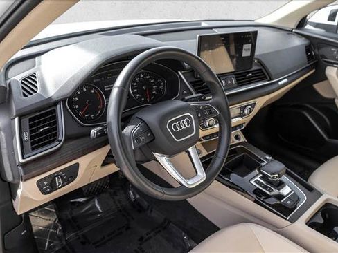 Used 2023 Audi Q5 2.0T Premium w/ Convenience Package AWD/4WD image 10