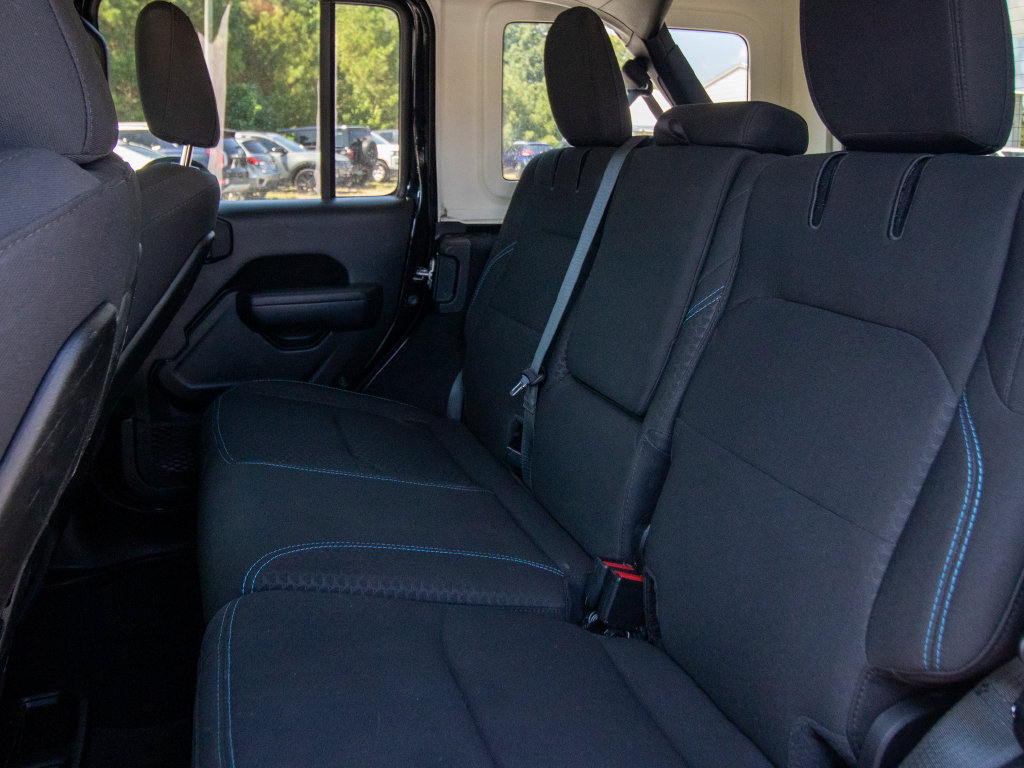 Used 2024 Jeep Wrangler Unlimited Rubicon 4xe AWD/4WD image 10