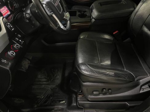 Used 2015 GMC Yukon SLT image 17