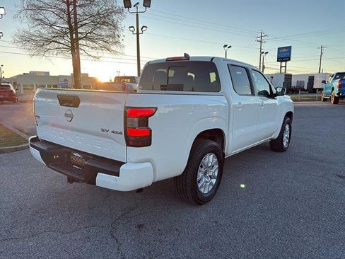 Used 2024 Nissan Frontier SV w/ SV Convenience Package image 7