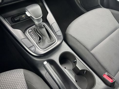 Used 2025 Kia Soul LX w/ LX Technology Package FWD image 39