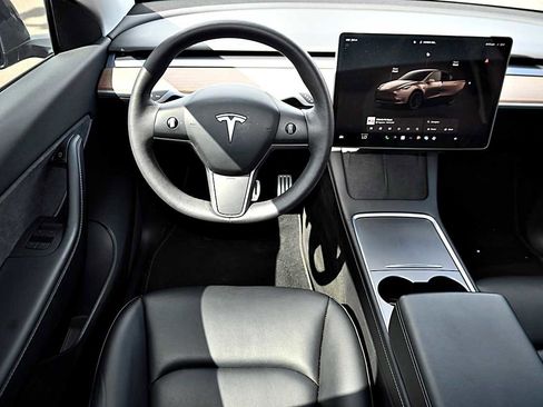 Used 2022 Tesla Model Y Performance image 14