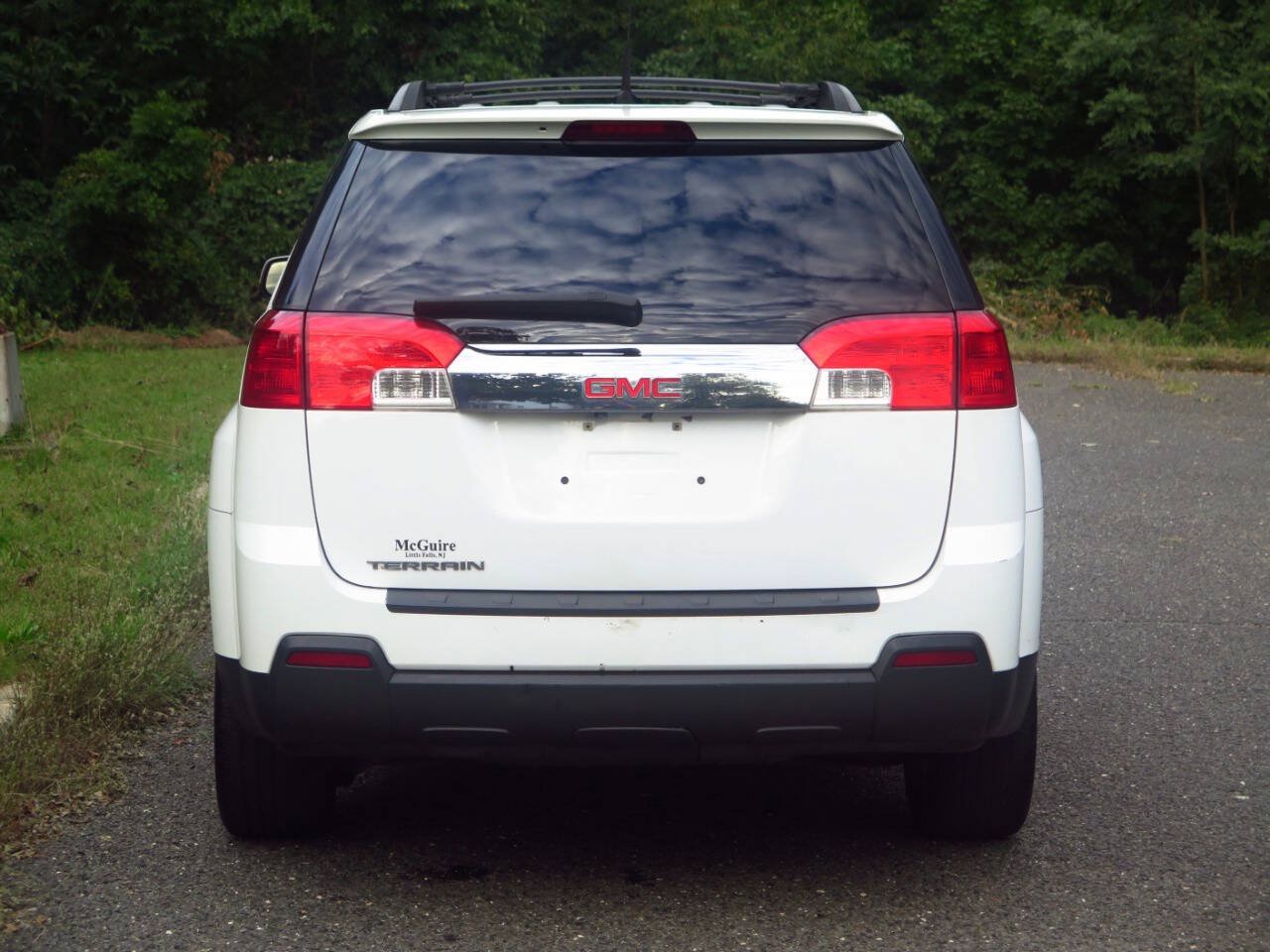 Used 2011 GMC Terrain SLT w/ Cargo Package FWD image 4