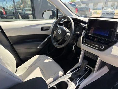 Used 2024 Toyota Corolla Cross L AWD/4WD image 10