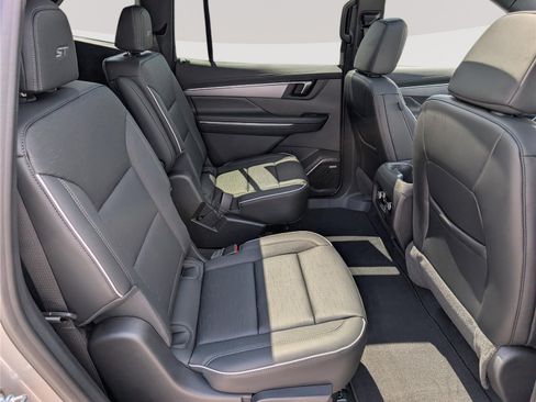 New 2026 Buick Enclave Sport Touring w/ Power Package FWD image 9