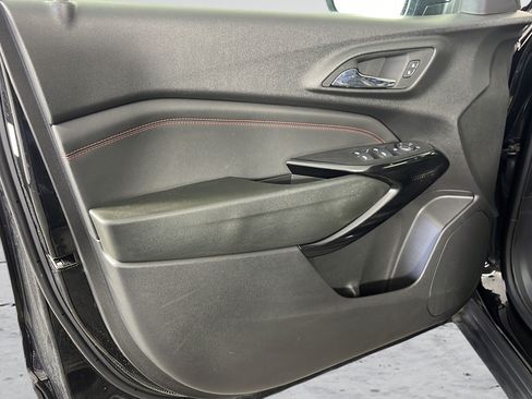 Used 2024 Chevrolet Trax RS w/ Sunroof Package FWD image 17