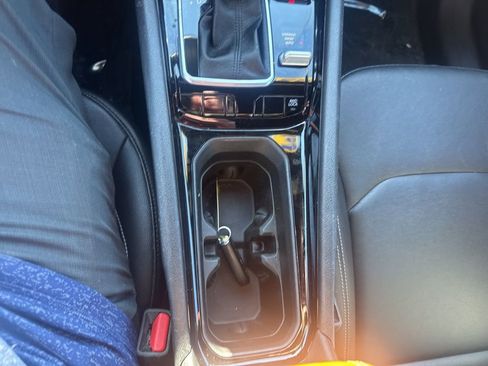 Used 2025 Jeep Compass Limited w/ Sun & Sound Group image 17