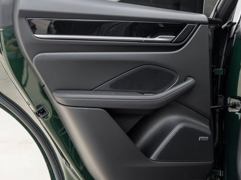 Certified 2025 Porsche Macan Electric RWD image 29