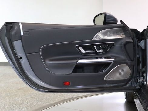 Used 2023 Mercedes-Benz SL 55 AMG 4MATIC image 17