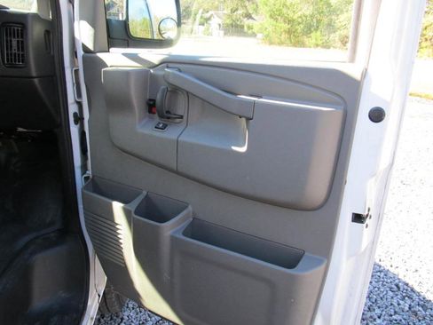 Used 2021 Chevrolet Express 2500 w/ Driver Convenience Package image 40