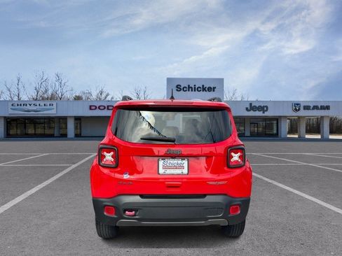 Used 2022 Jeep Renegade Trailhawk AWD/4WD image 4