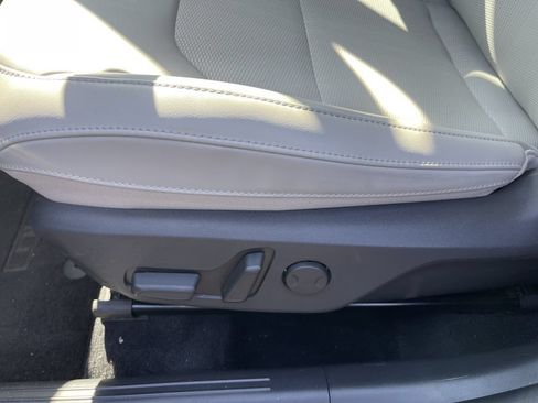 Certified 2025 Kia Niro EX FWD image 12