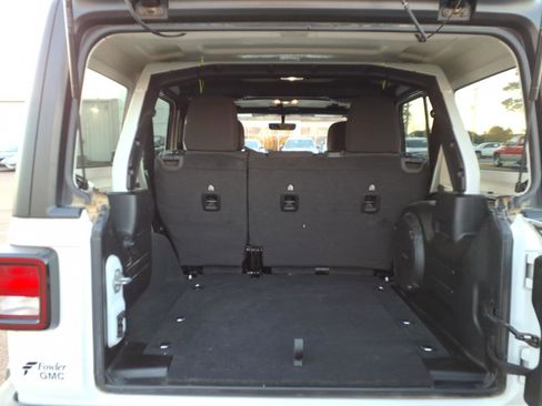 Used 2023 Jeep Wrangler Sport S image 5