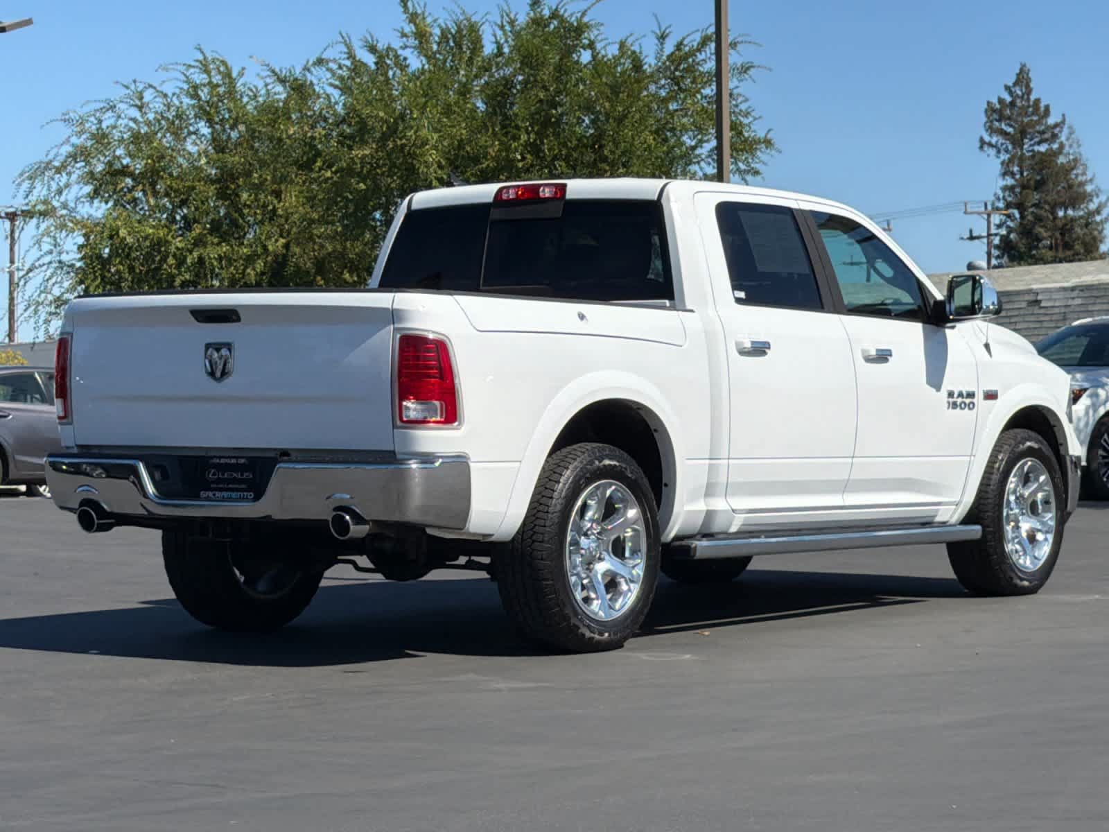 Used 2015 RAM 1500 Laramie AWD/4WD image 2