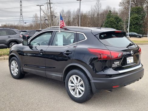 Used 2019 Nissan Rogue Sport SV w/ Technology Package image 5