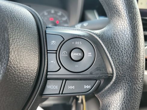 Used 2025 Toyota Corolla LE FWD image 13