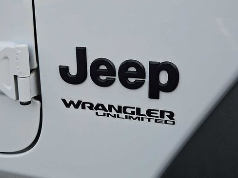Used 2021 Jeep Wrangler Unlimited Sport image 12