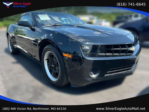 Used 2013 Chevrolet Camaro LS RWD image 3