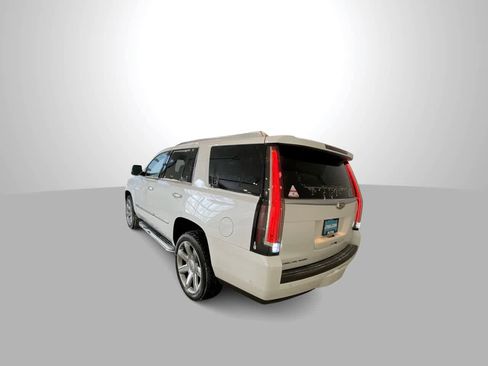 Used 2020 Cadillac Escalade Luxury image 6