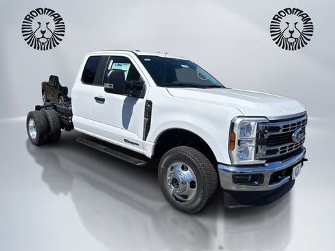 New 2026 Ford F350 XL w/ XL Chrome Package AWD/4WD image 3