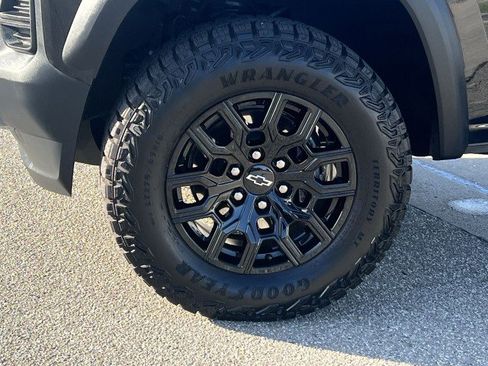 Used 2025 Chevrolet Colorado Trail Boss image 33