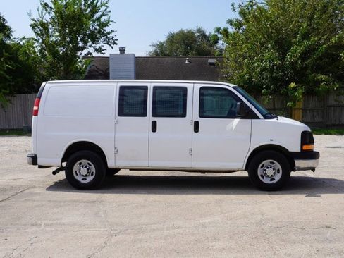 Used 2015 Chevrolet Express 2500 image 6