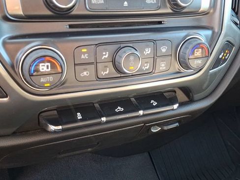 Used 2019 Chevrolet Silverado 1500 LT w/ LPO, Black Pack AWD/4WD image 9