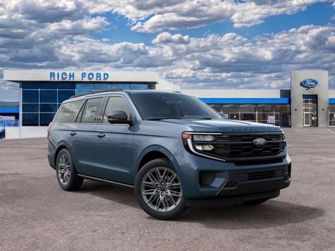 New 2027 Ford Expedition Platinum w/ Stealth Appearance Package AWD/4WD image 4