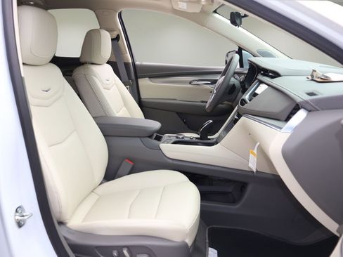 New 2026 Cadillac XT5 Premium Luxury w/ Driver Assist Package AWD/4WD image 17
