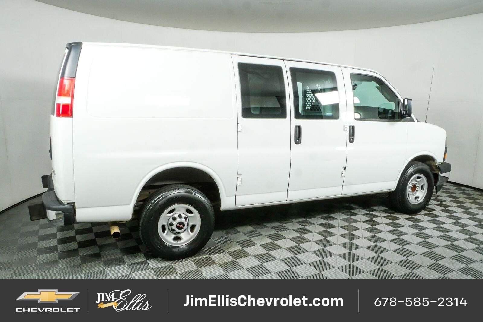 Used 2018 GMC Savana 2500 w/ Driver Convenience Package RWD image 2