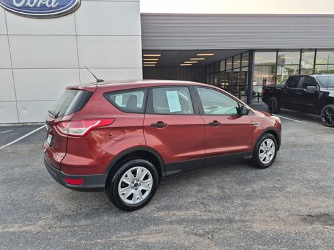 Used 2016 Ford Escape S FWD image 4