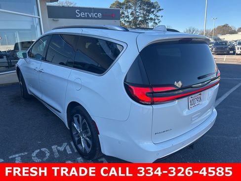 Used 2021 Chrysler Pacifica Pinnacle image 4