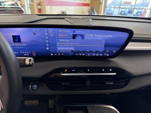 Used 2025 Buick Enclave Preferred image 10