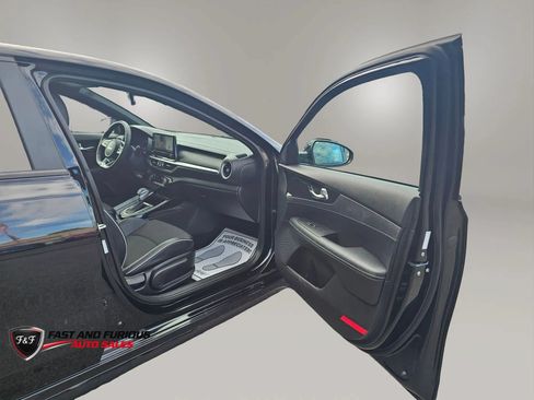 Used 2023 Kia Forte GT-Line FWD image 11