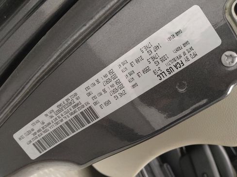 Used 2018 Dodge Grand Caravan SXT FWD image 33