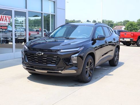 New 2026 Chevrolet Trax ACTIV w/ Driver Confidence Package FWD image 6