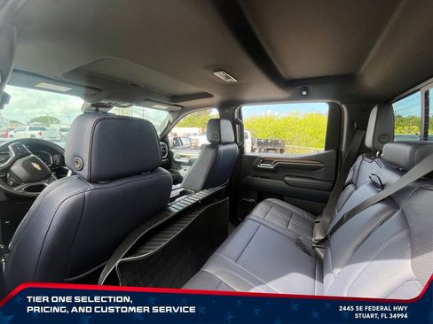 Used 2024 Chevrolet Silverado 1500 High Country w/ High Country Premium Package AWD/4WD image 14