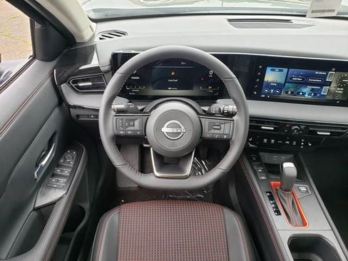 New 2025 Nissan Kicks SR w/ SR Premium Package image 16